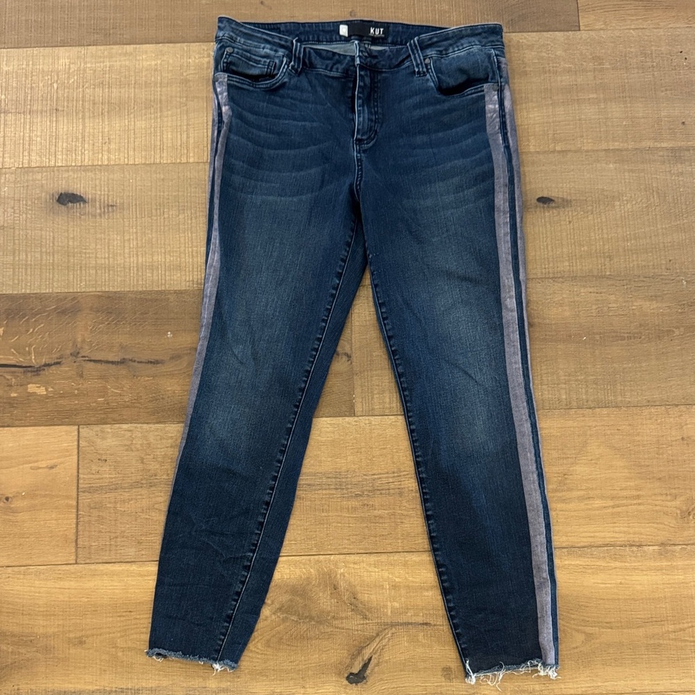 Kut from the Kloth Women's Dark Blue Jeans with Gray Stripe